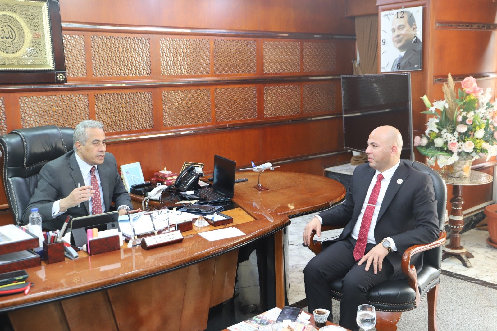 وزير القوى العاملة يلتقى وفداً من «مجمع عمال مصر»