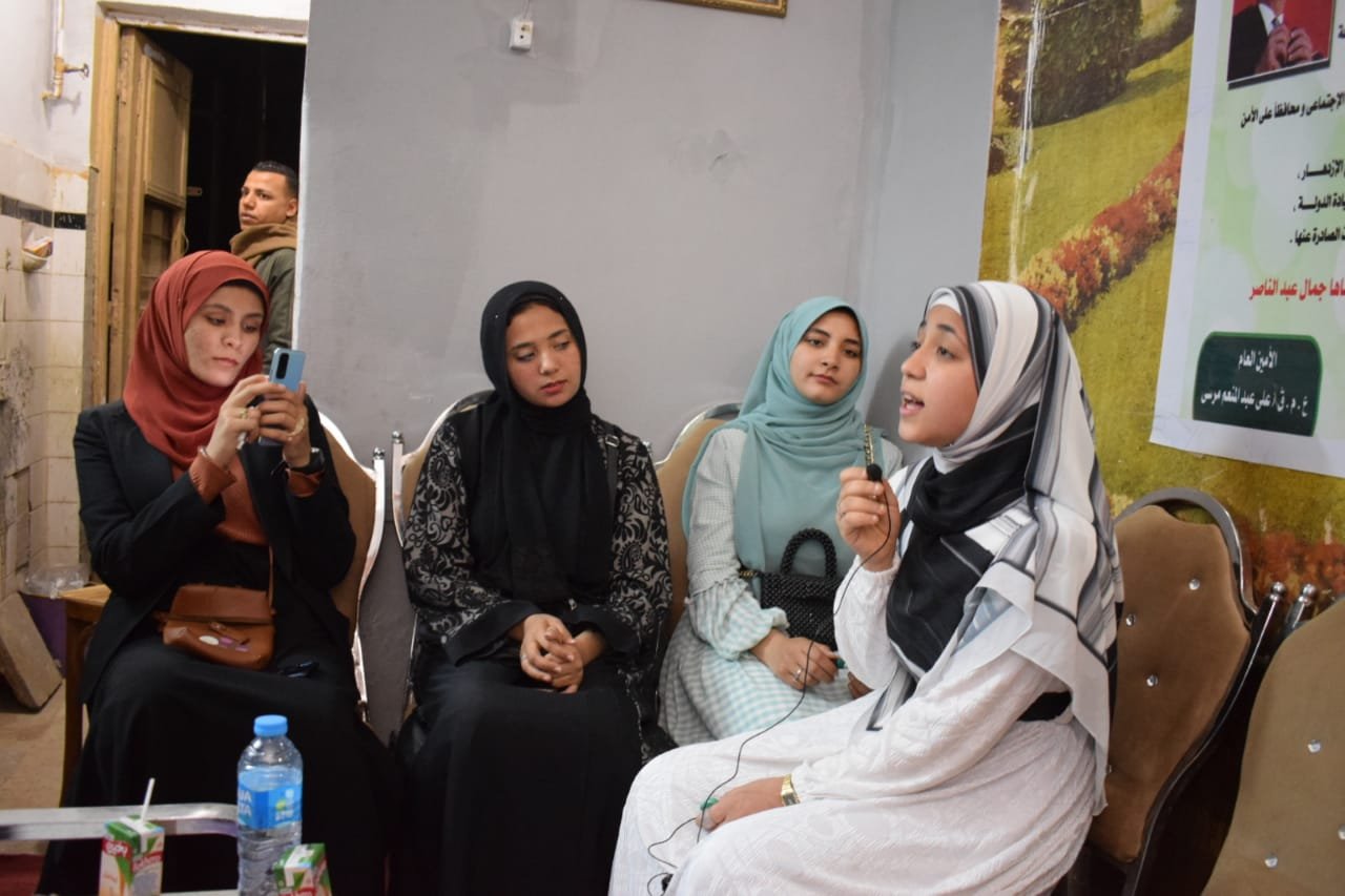 أناشيد دينية ومدح الرسول في سهرة رمضانية علي مائدة العربي الناصري بالمنيا