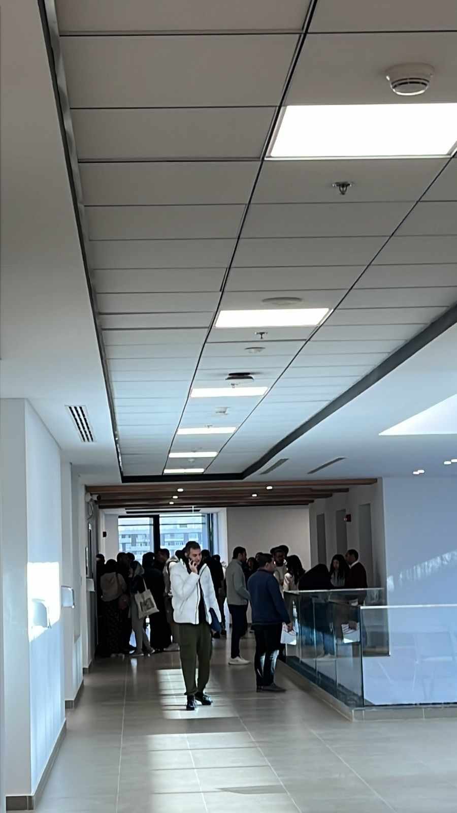 أولياء أمور طلبة كوفينتري: الجامعة تستغل الظروف الإقتصادية.. وتهدد مستقبل أولادنا