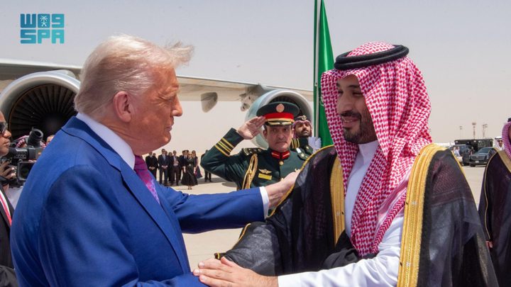 ولي العهد أثناء استقباله للرئيس الأمريكي ترامب