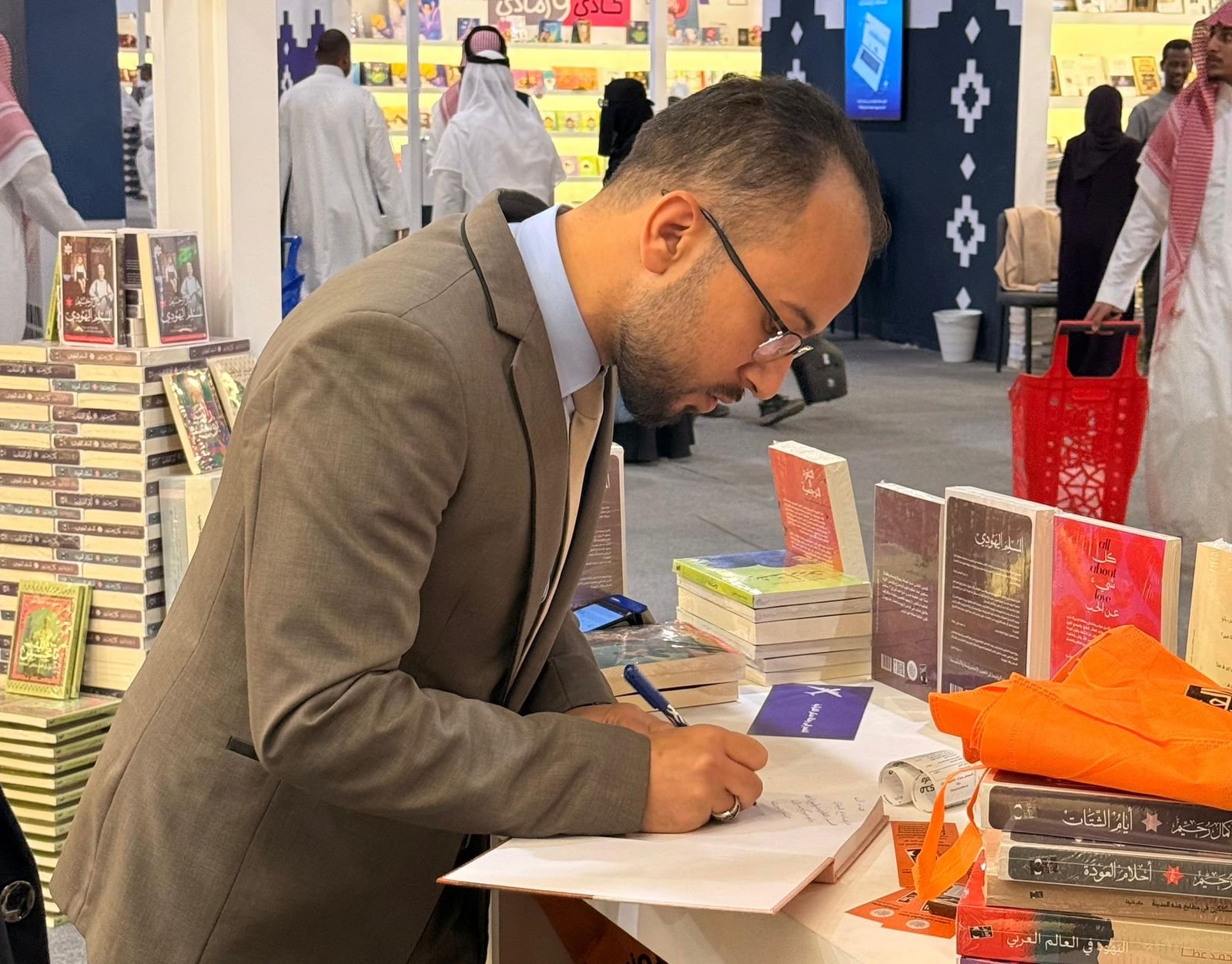 الكاتب الصحفي المصري حسين البدوي